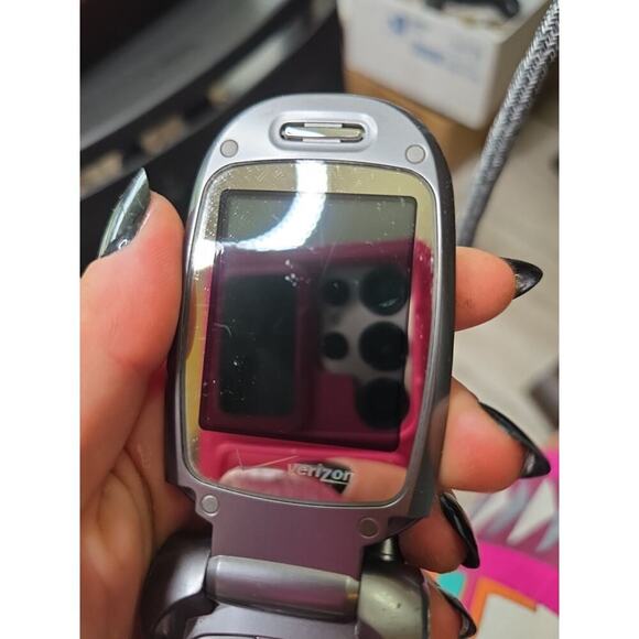 LG VX8300 Verizon Wireless Cell Flip Phone 28mb Camera Mint Condition Untested - Picture 12 of 16